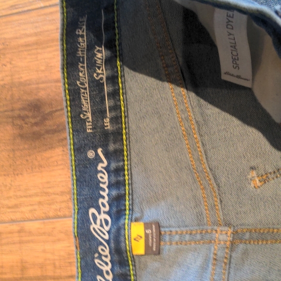 Eddie Bauer Slightly Curvy - High Rise jeans - Picture 2 of 5